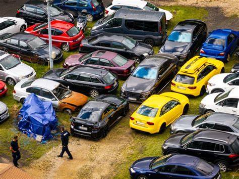 Odnaleziony Volkswagen Bora na policyjnym parkingu