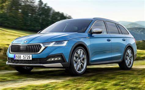Skoda Octavia Combi Scout na drodze szutrowej