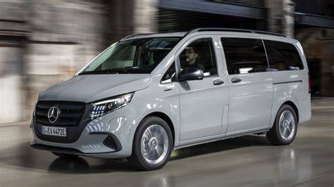 Mercedes eVito Tourer sylwetka elektrycznego minibusa
