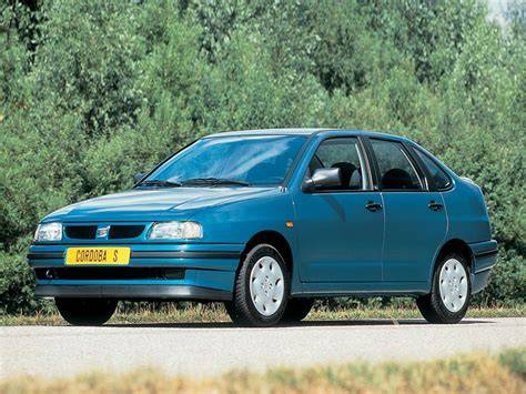 Seat Cordoba 1994 komora silnika