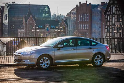 Citroën C5 na śląskiej drodze