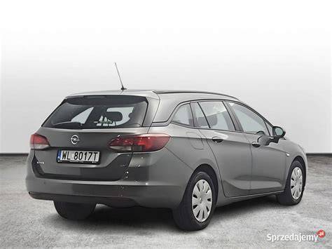 Opel Astra V Sports Tourer z belkami dachowymi