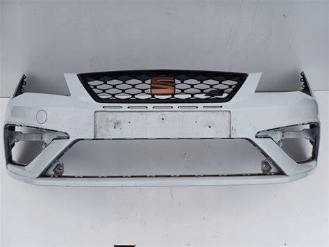 Przedni zderzak SEAT Leon otwory spryskiwaczy