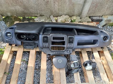 deska rozdzielcza Opel Vivaro A