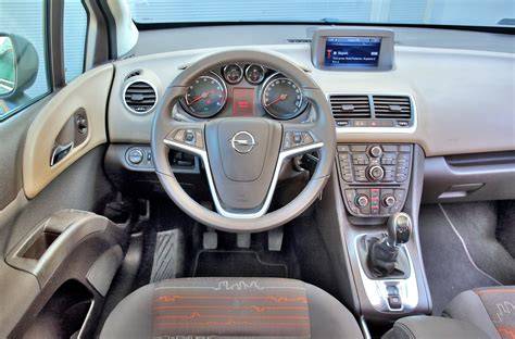 Opel Meriva B zawieszenie i wnętrze