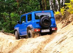 Suzuki Jimny IV w terenie