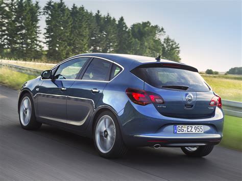 Opel Astra J Active hatchback